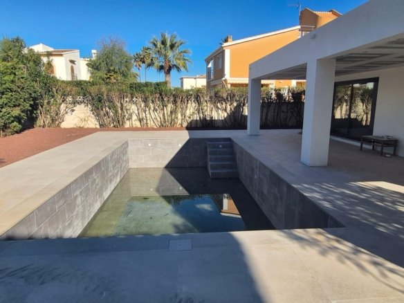 3 Bedroom 2 Bathroom Villa in Denia - Caza De Casa