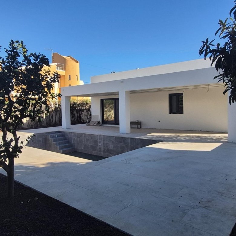 3 Bedroom 2 Bathroom Villa in Denia - Caza De Casa
