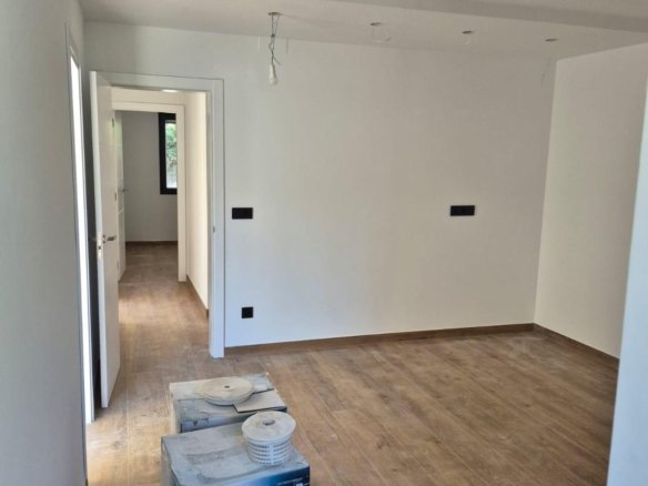 3 Bedroom 2 Bathroom Villa in Denia - Caza De Casa
