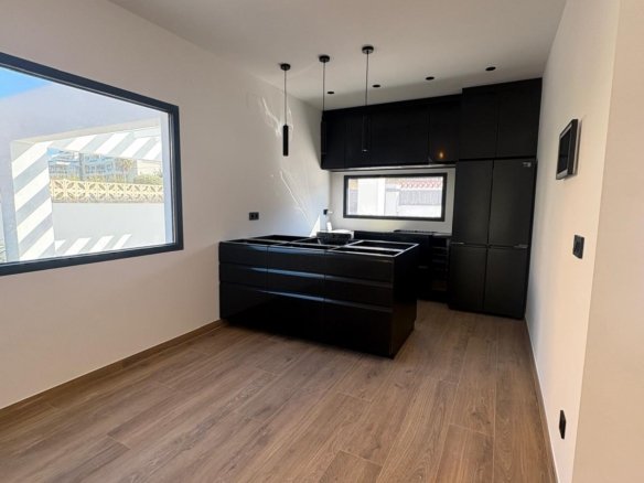 3 Bedroom 2 Bathroom Villa in Denia - Caza De Casa
