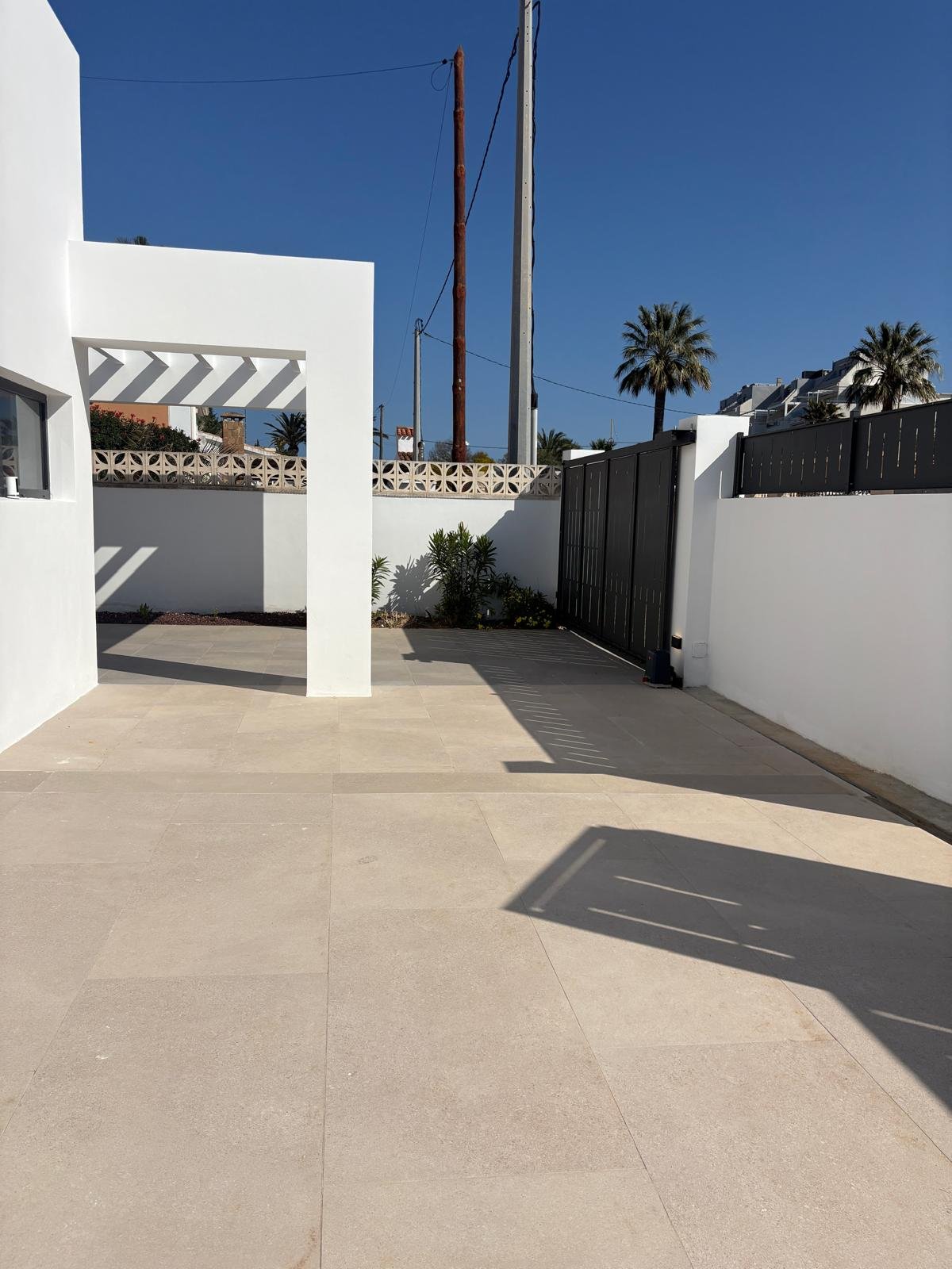 3 Bedroom 2 Bathroom Villa in Denia - Caza De Casa