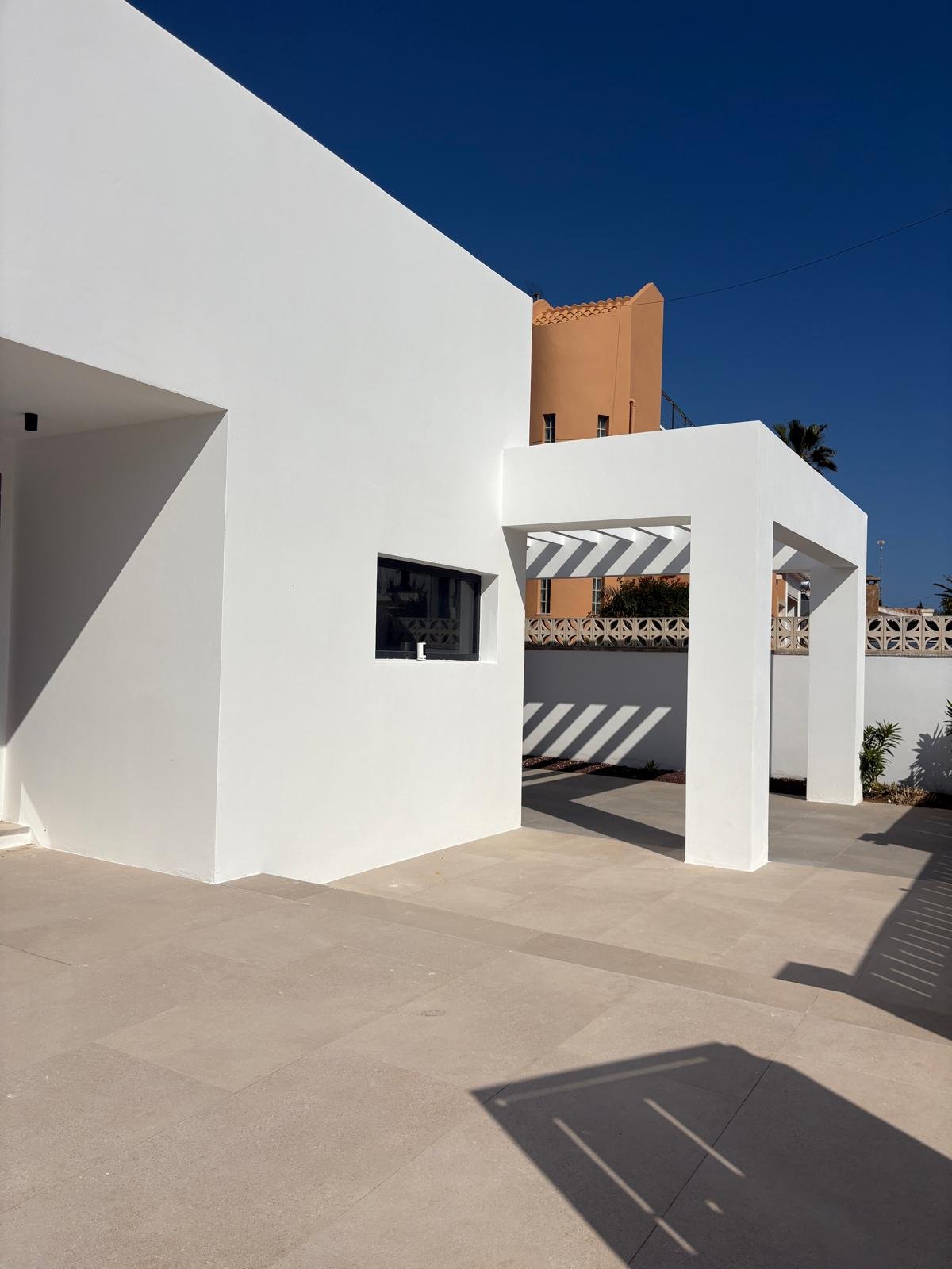 3 Bedroom 2 Bathroom Villa in Denia - Caza De Casa