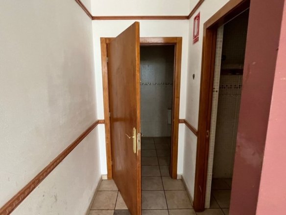2 Bath Commercial in Ciudad Quesada - Caza De Casa