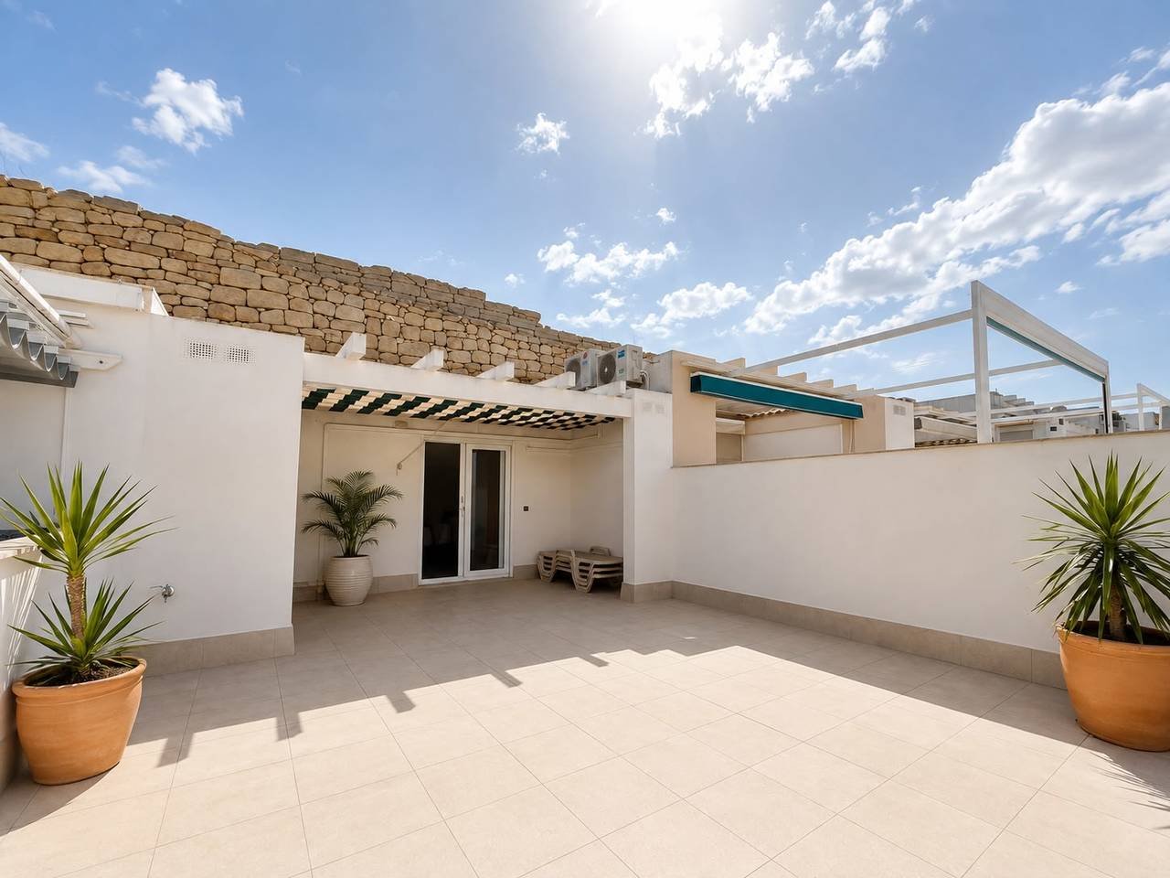 3 Bed 3 Bath Town House in Ciudad Quesada - Caza De Casa