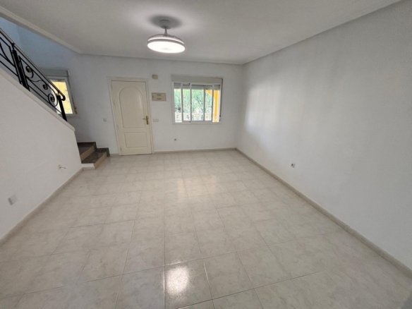 3 Bedroom 2 Bathroom Town House in Benijofar - Caza De Casa