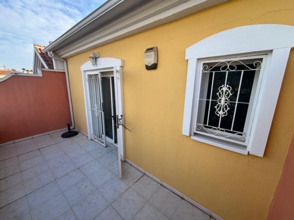 3 Bedroom 2 Bathroom Town House in Benijofar - Caza De Casa
