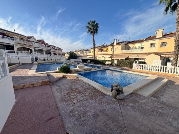 3 Bedroom 2 Bathroom Town House in Benijofar - Caza De Casa