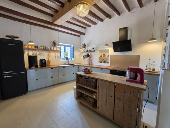 6 Bed 3 Bath Country House in Elche - Caza De Casa