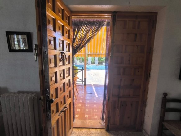 7 Bedroom 2 Bathroom Villa in Yecla - Caza De Casa