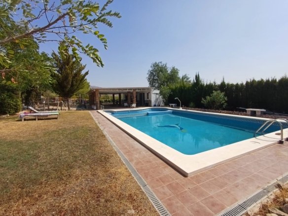 5 Bedroom 3 Bathroom Villa in Jumilla - Caza De Casa