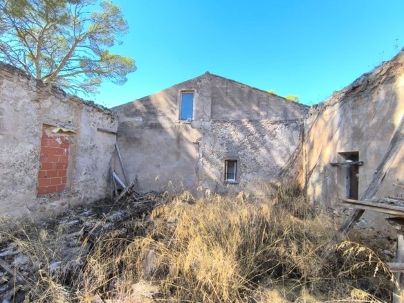 4 Bedroom 1 Bathroom Country House in Caudete - Caza De Casa