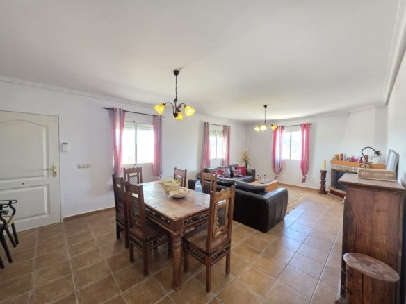 3 Bedroom 2 Bathroom Villa in Monóvar/Monóver - Caza De Casa