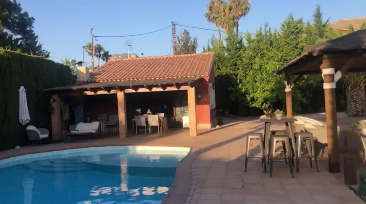 4 Bedroom 3 Bathroom Villa in Elda - Caza De Casa