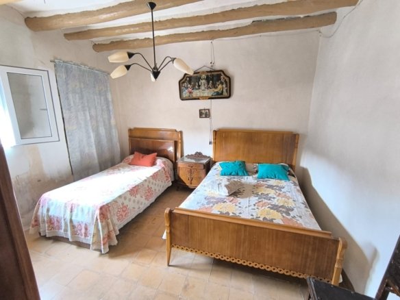 7 Bed 1 Bath Country House in Yecla - Caza De Casa