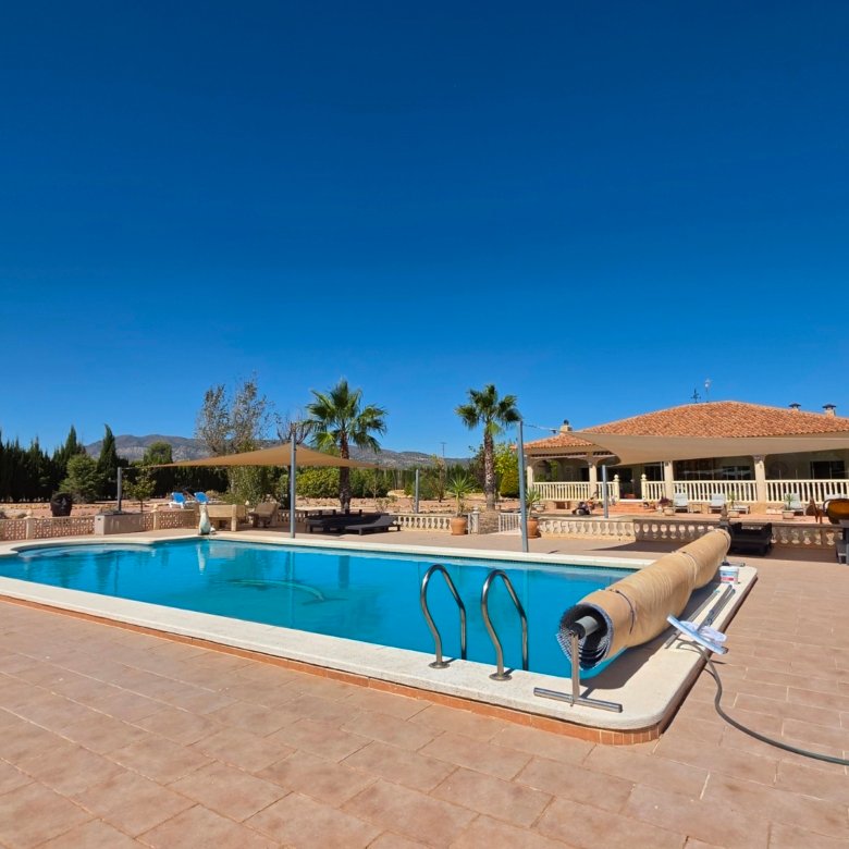 4 Bedroom 4 Bathroom Villa in Pinoso - Caza De Casa
