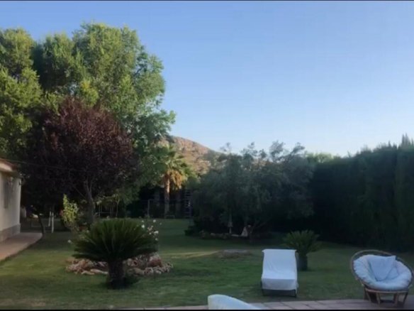 4 Bedroom 3 Bathroom Villa in Elda - Caza De Casa