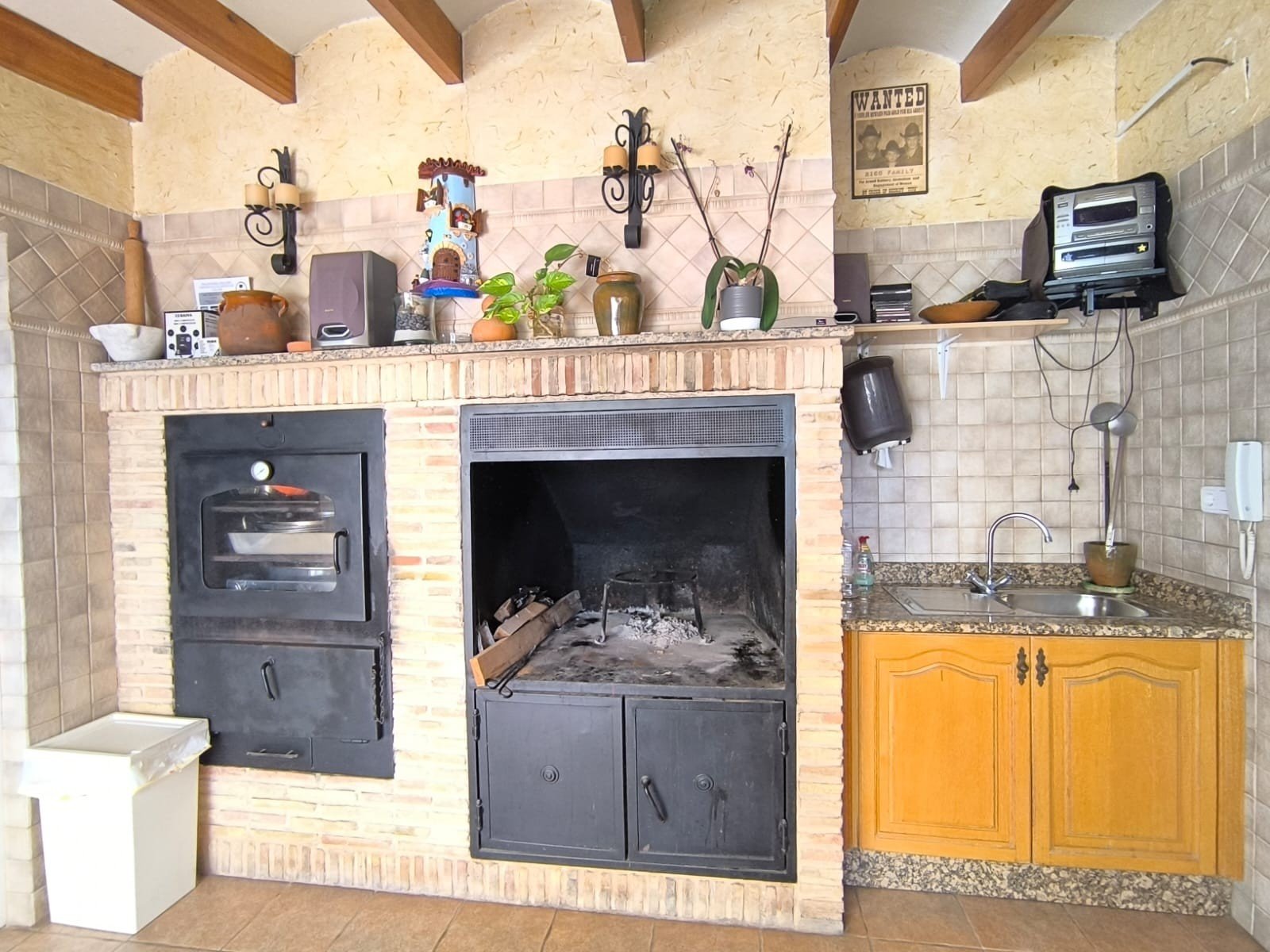 b0d43e67f8fa420b 6 Bedroom 3 Bathroom Villa in Yecla - Caza De Casa