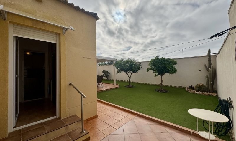 b1185837-img-6587 4 Bedroom 2 Bathroom Villa in Torrevieja - Caza De Casa