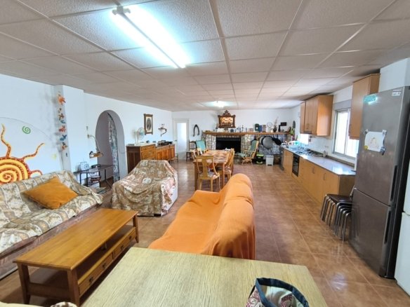 3 Bedroom 1 Bathroom Country House in Yecla - Caza De Casa