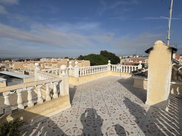 4 Bedroom 2 Bathroom Villa in Torrevieja - Caza De Casa