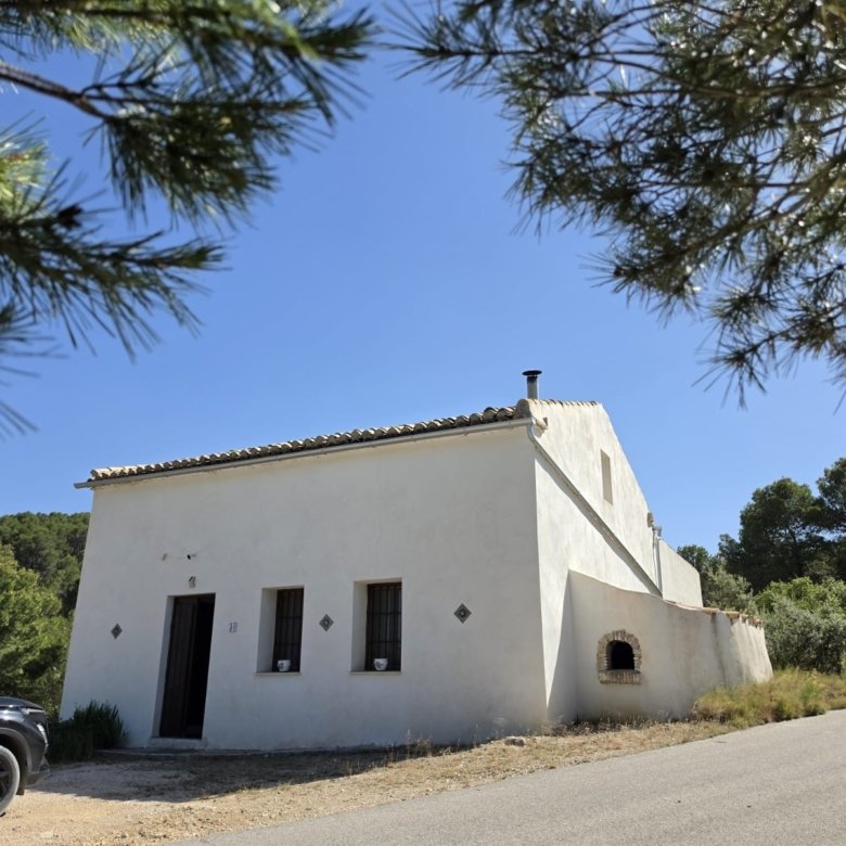 3 Bedroom 1 Bathroom Country House in Villena - Caza De Casa