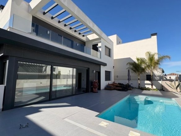 3 Bedroom 2 Bathroom Villa in Algorfa - Caza De Casa