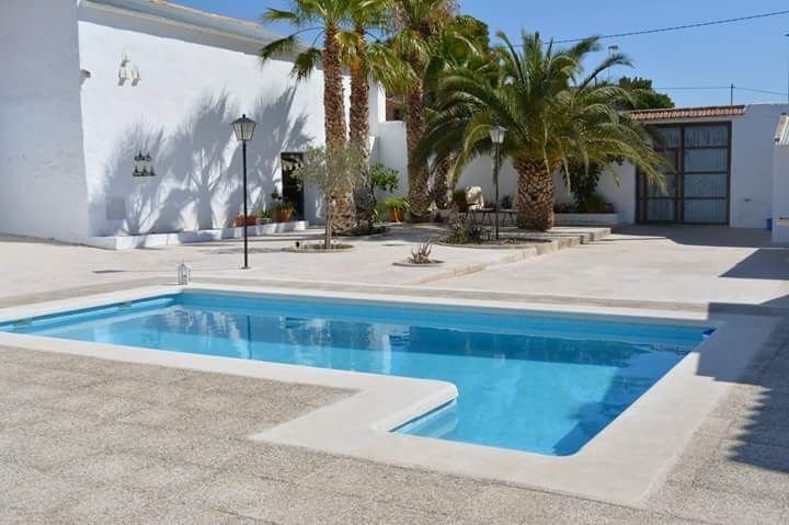 5 Bedroom 2 Bathroom Villa in Torre Del Rico - Caza De Casa