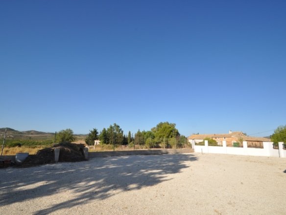 8 Bedroom 4 Bathroom Country House in Pinoso - Caza De Casa