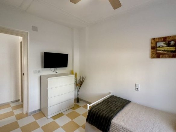 4 Bedroom 2 Bathroom Villa in Torrevieja - Caza De Casa