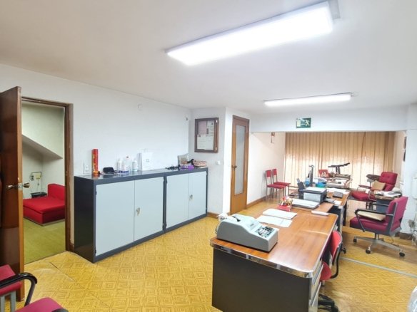 4 Bedroom 3 Bathroom Town House in Elda - Caza De Casa
