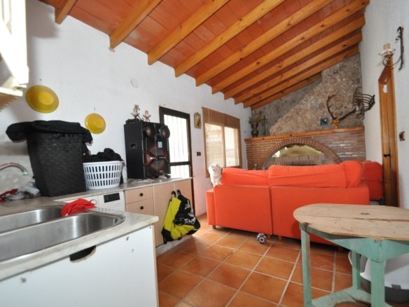 5 Bed 1 Bath Country House in Yecla - Caza De Casa