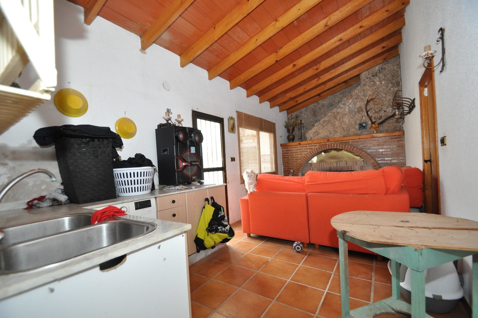 5 Bed 1 Bath Country House in Yecla - Caza De Casa