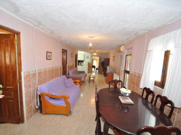 8 Bedroom 4 Bathroom Country House in Pinoso - Caza De Casa