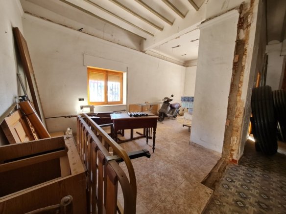 3 Bedroom Town House in Pinoso - Caza De Casa