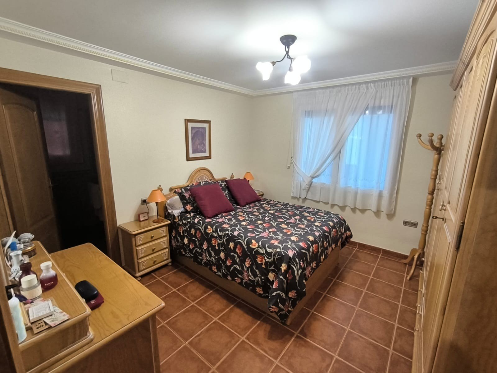 5 Bedroom 3 Bathroom Villa in Yecla - Caza De Casa