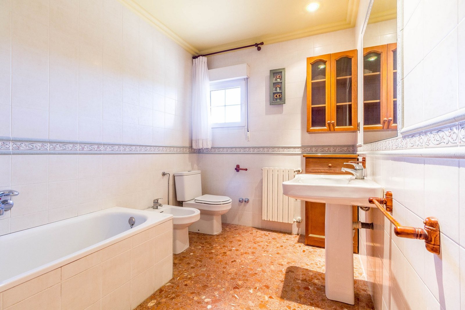 7 Bedroom 3 Bathroom Villa in Yecla - Caza De Casa