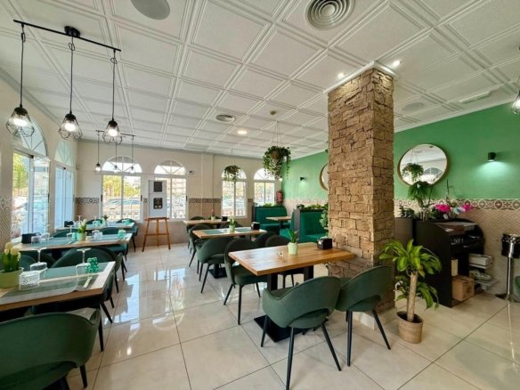 Commercial in Guardamar del Segura - Caza De Casa