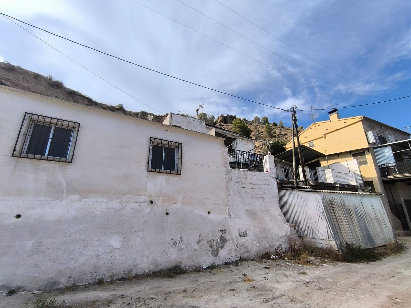 5 Bed 2 Bath Country House in Abaran - Caza De Casa