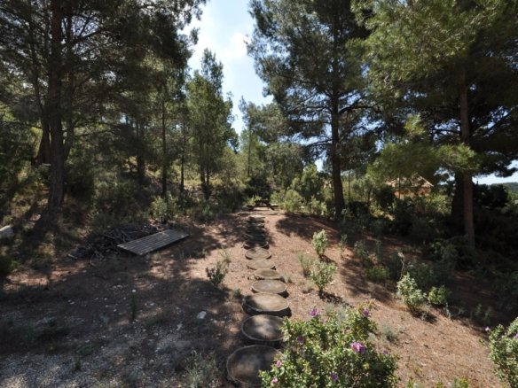 5 Bedroom 3 Bathroom Villa in Castalla - Caza De Casa