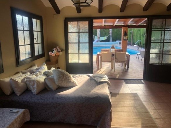4 Bedroom 3 Bathroom Villa in Elda - Caza De Casa