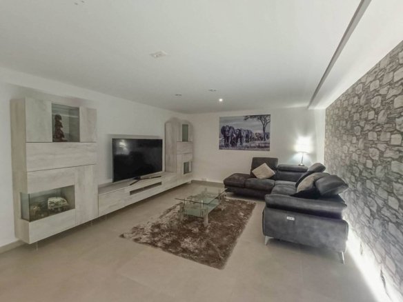 5 Bedroom 4 Bathroom Villa in Rojales - Caza De Casa