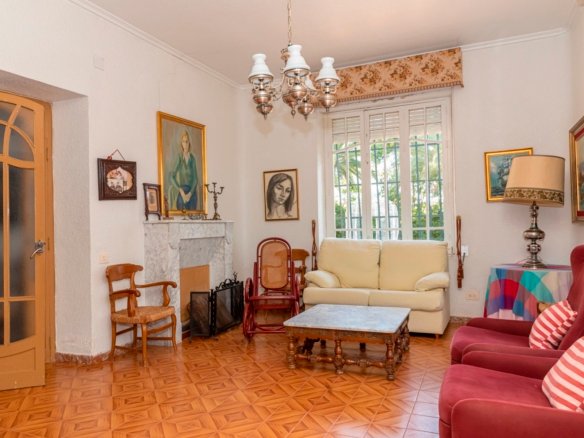 7 Bedroom 2 Bathroom Villa in Yecla - Caza De Casa