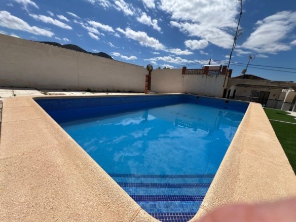 2 Bedroom 1 Bathroom Country House in Algueña - Caza De Casa