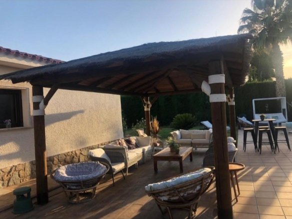 4 Bedroom 3 Bathroom Villa in Elda - Caza De Casa