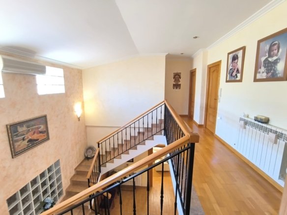 6 Bedroom 3 Bathroom Villa in Yecla - Caza De Casa