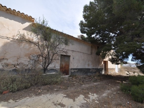 4 Bedroom Country House in Monóvar/Monóver - Caza De Casa