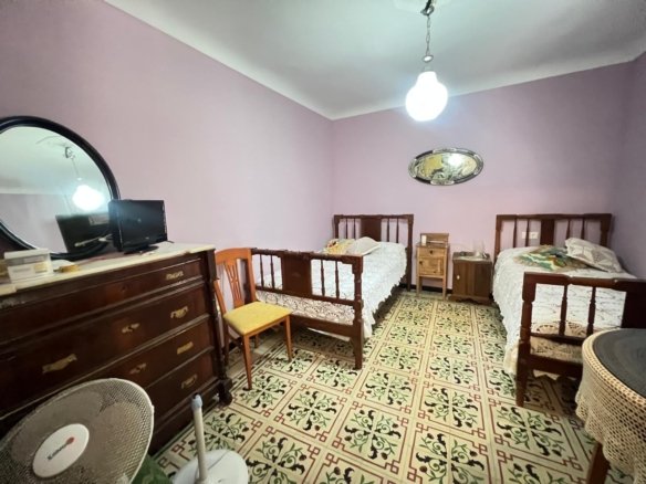 5 Bedroom 2 Bathroom Town House in Pinoso - Caza De Casa