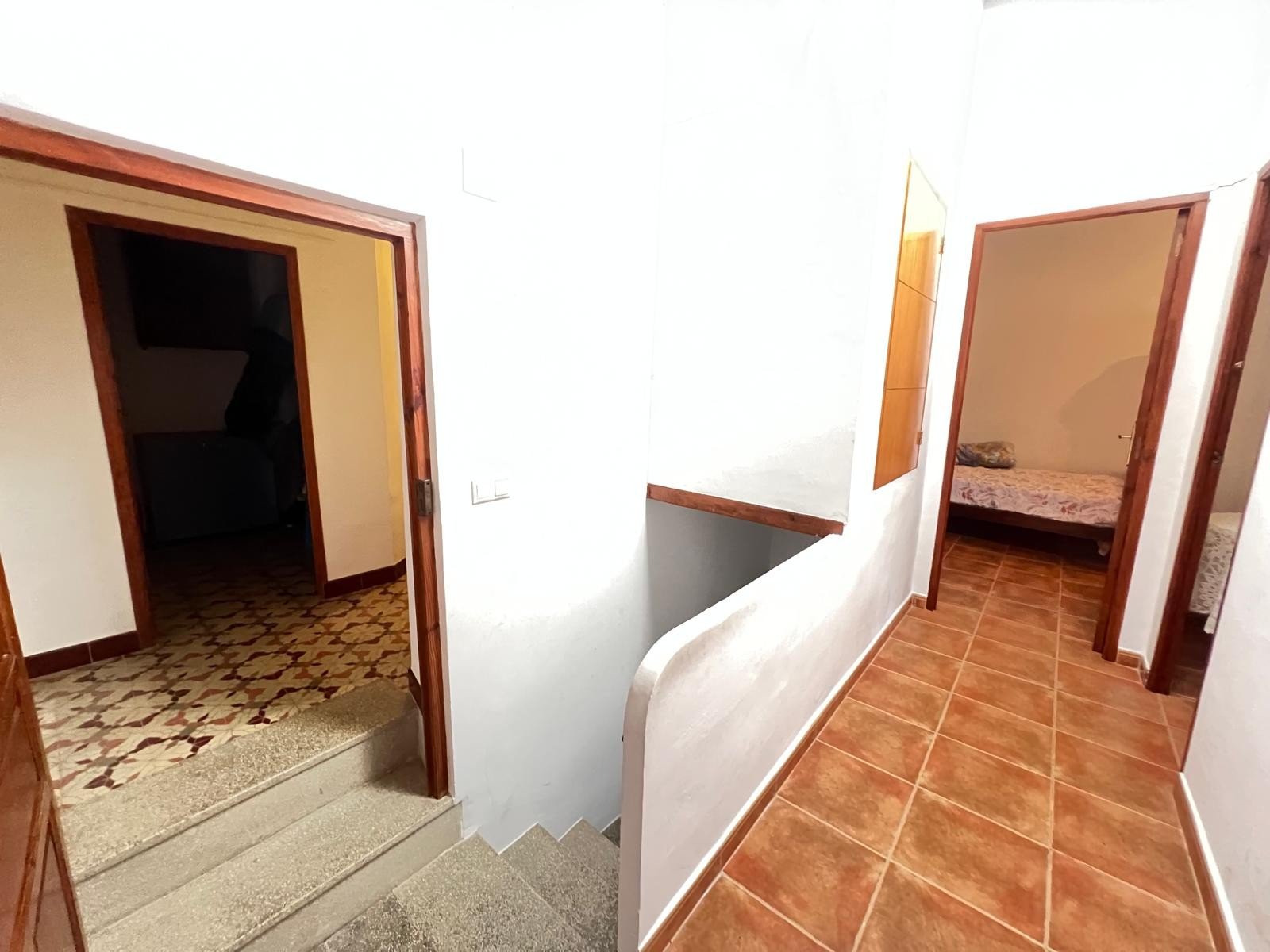 5 Bedroom 2 Bathroom Town House in Pinoso - Caza De Casa