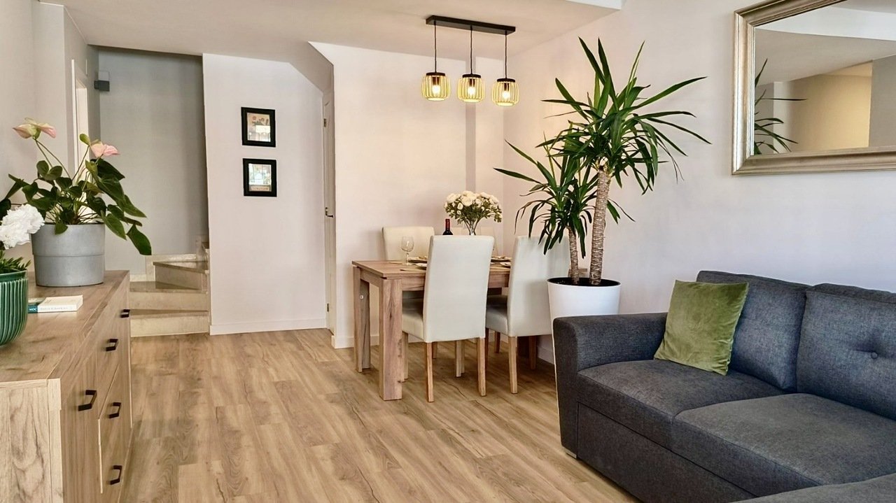 3 Bed 2 Bath Town House in Los Altos - Caza De Casa