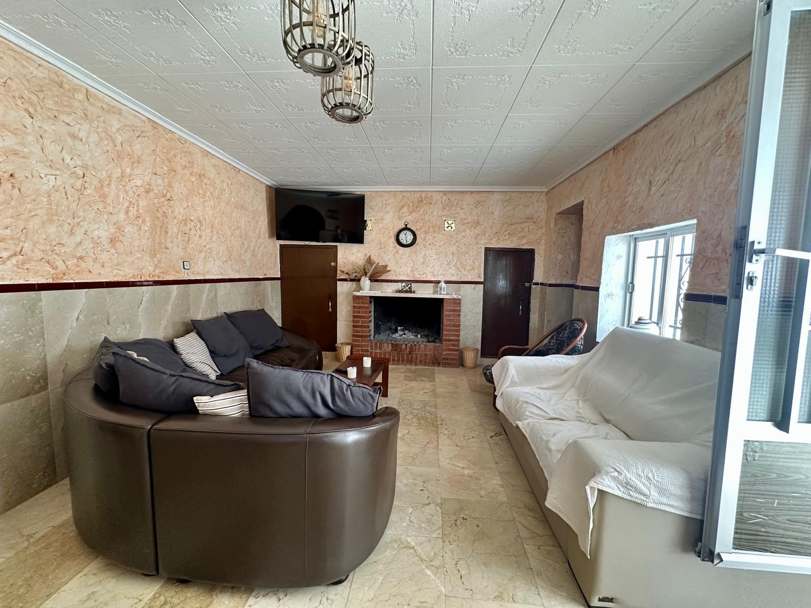 5 Bedroom 2 Bathroom Villa in Torre Del Rico - Caza De Casa